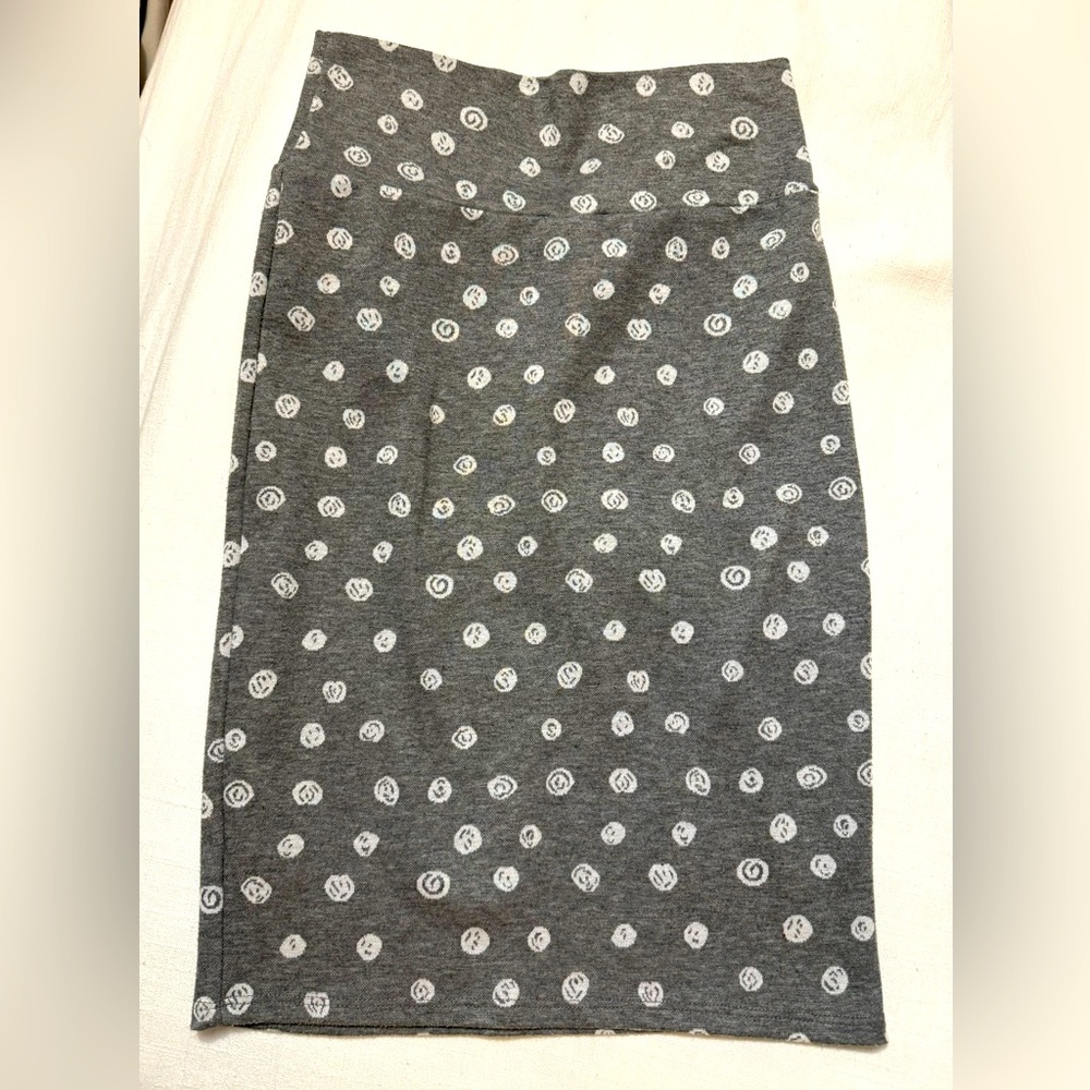LuLaRoe | Grey with Off-white Asymmetrical Polka Dots Cassie Skirt | XS - Picture 1 of 4